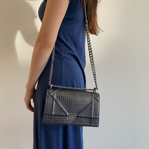 Dior Metallic Patent Micro-Cannage Diorama Bag Onyx Black - Picture 13 of 14